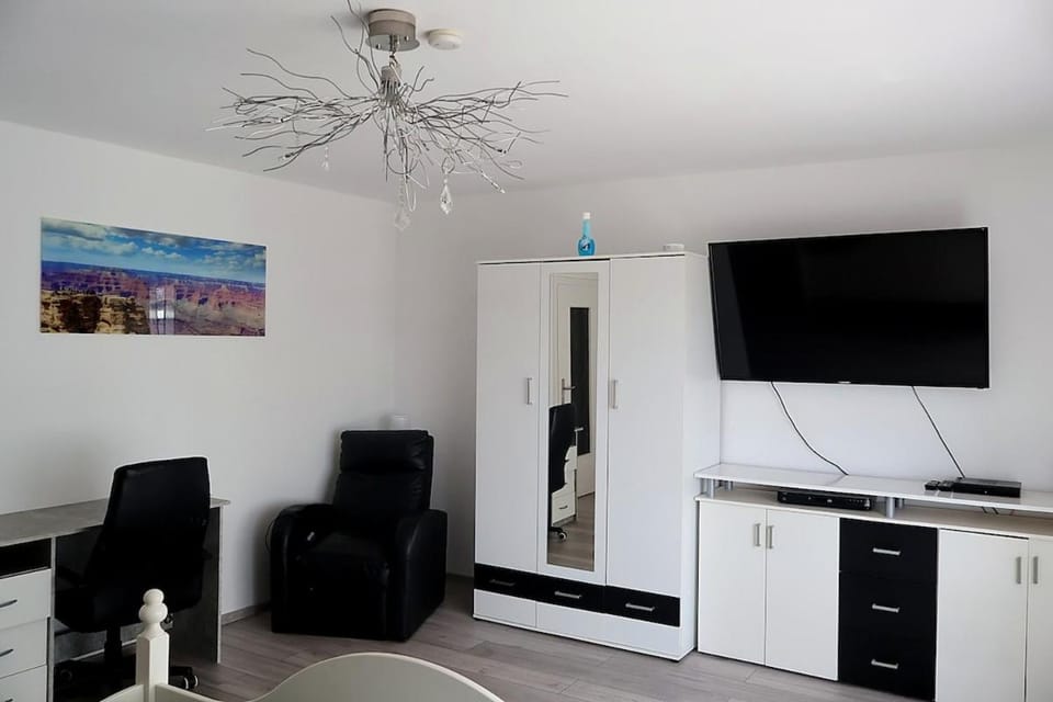 3 Zimmer Wohnung in der Stadt mit Balkon Apartment in Pforzheim