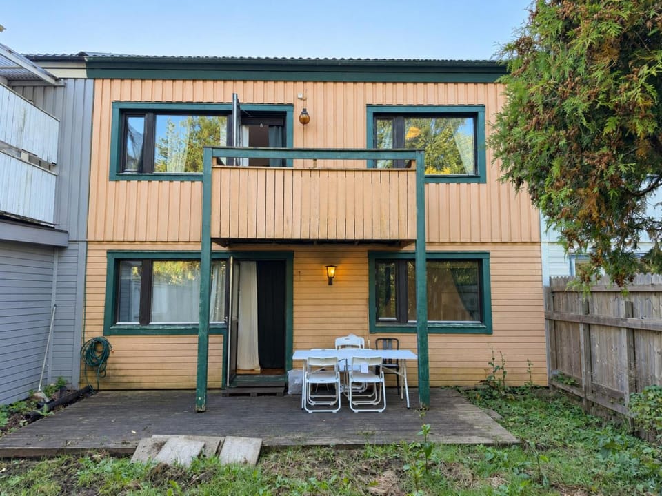 Team Villa - 2 Baths Laundry and Free Parking House in Gothenburg