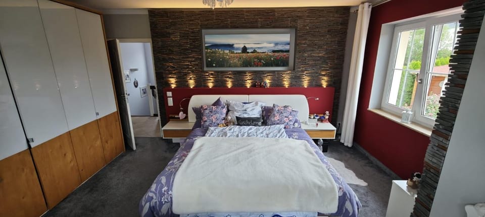 Bed, Photo of the whole room, Bedroom, wardrobe