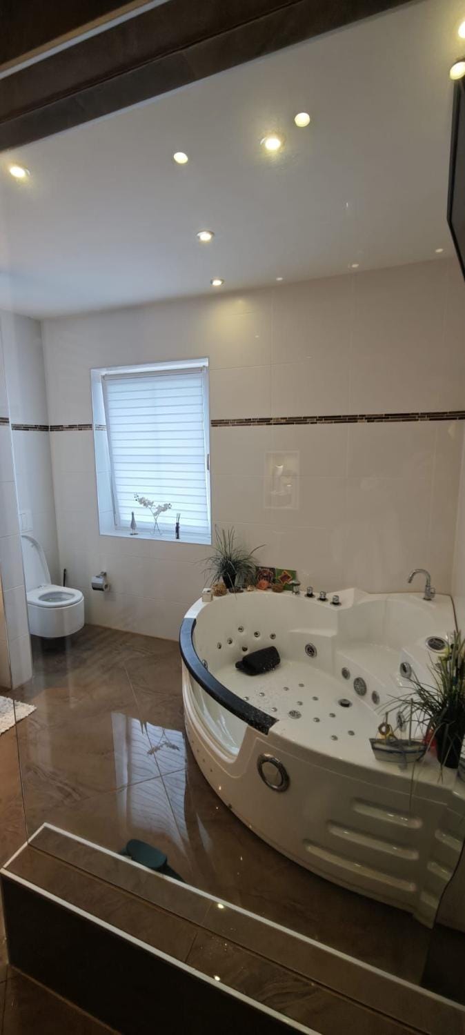 Hot Tub, Bathroom, Bath