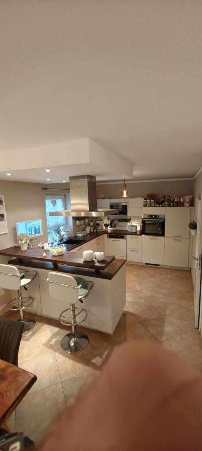 Kitchen or kitchenette, Dining area, stove