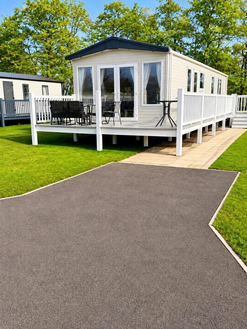 Property building, Facade/entrance, Neighbourhood, Seating area, Garden view