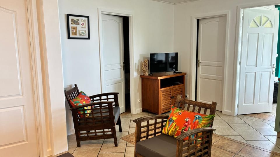 Communal lounge/ TV room, TV and multimedia