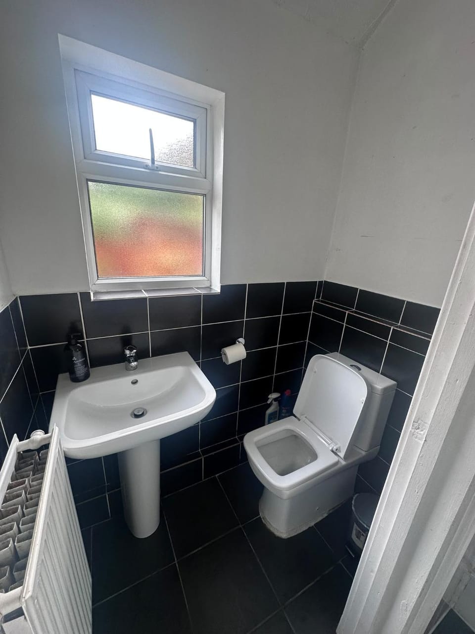 Delightful 2-Bed Flat - Near Station & Queens-Gate Apartment in Huntingdonshire District