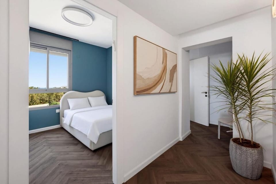 Premium 6BR Coastal Stay with Panoramic Seaview by SeaNRent Apartment in North District
