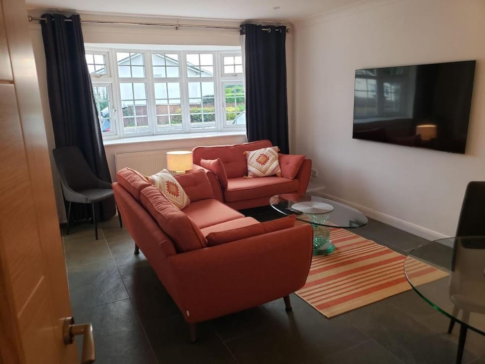 Gorgeous Bungalow near beaches and Poole Harbour House in Poole