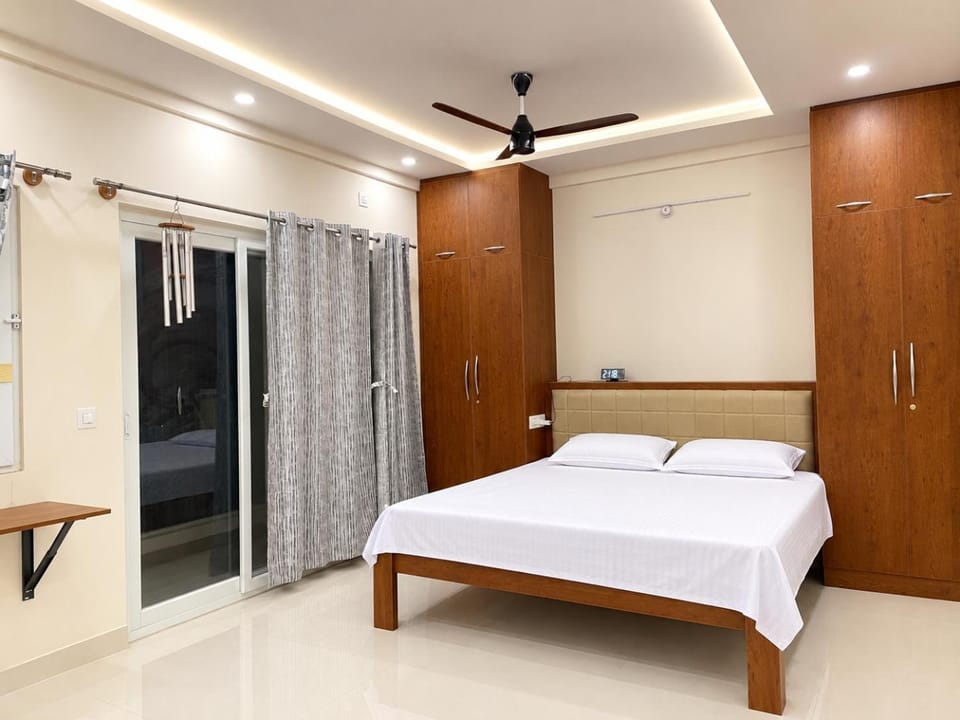 Bed, Photo of the whole room, Bedroom, wardrobe