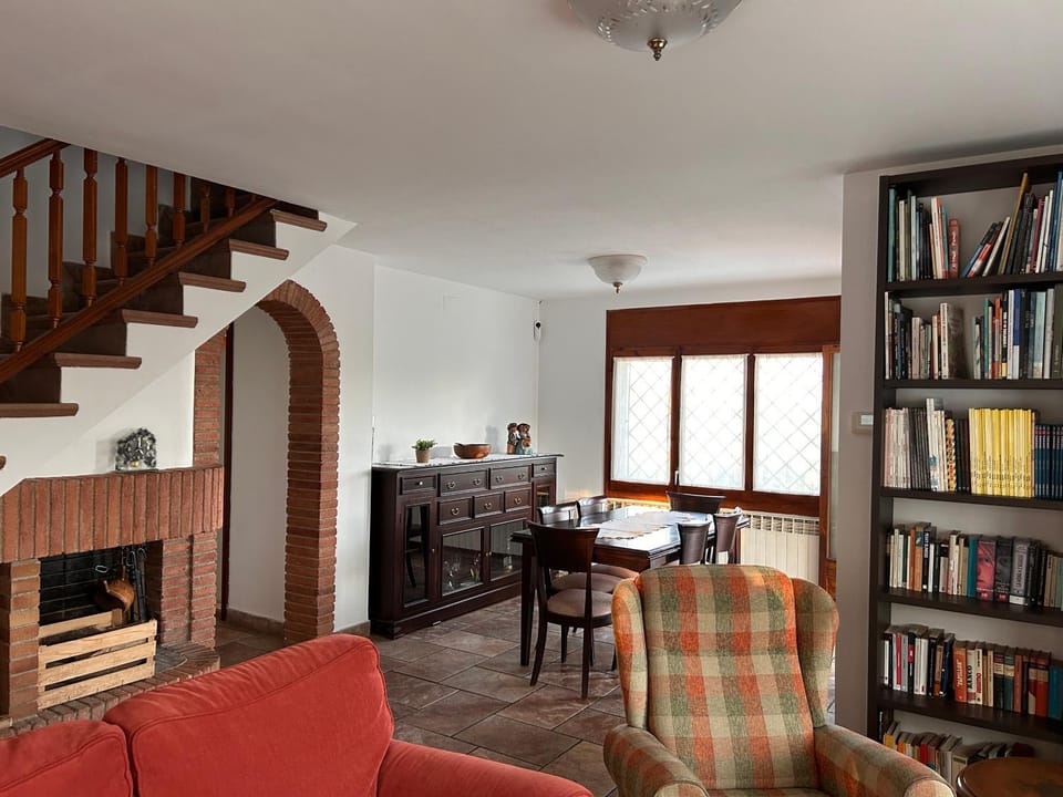 Library, Living room