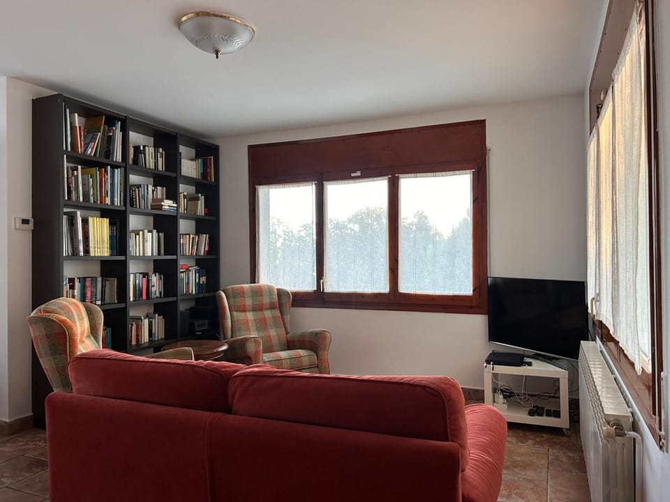 Communal lounge/ TV room