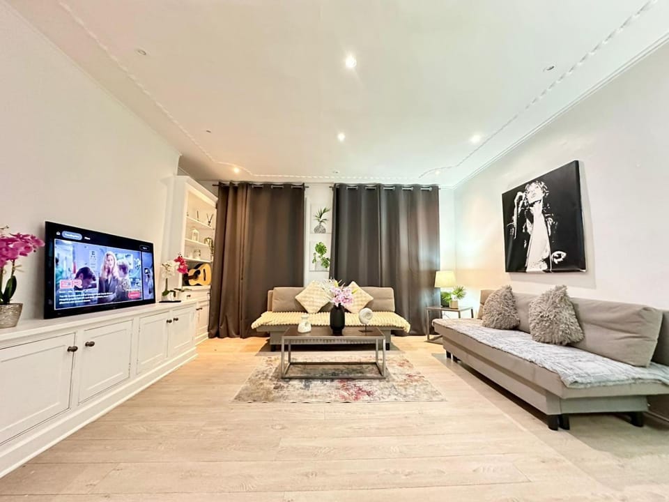 The Beauchamp Retreat Apartment in City of Westminster