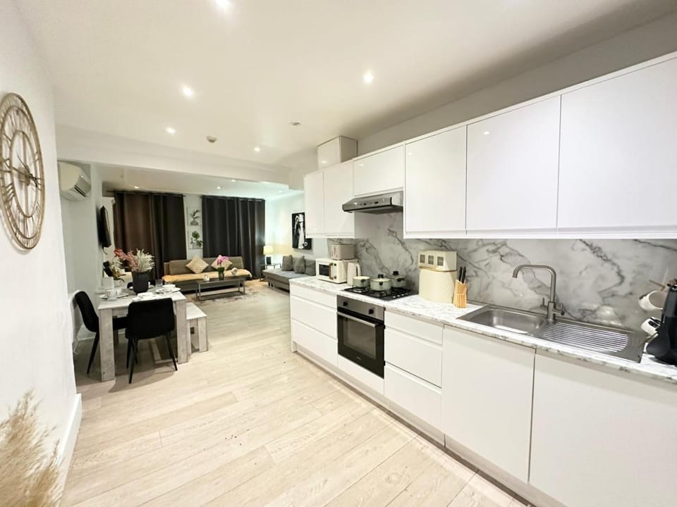 The Beauchamp Retreat Apartment in City of Westminster