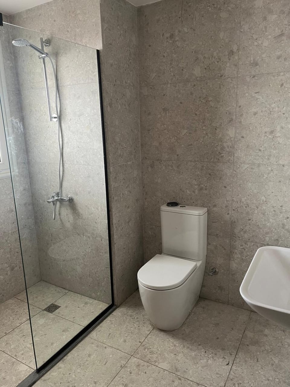 Shower, Toilet