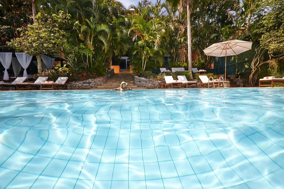 Day, Swimming pool, sunbed