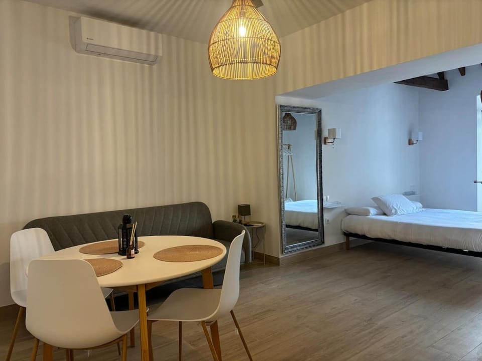 LHUZ Suite Apartment in Estepona