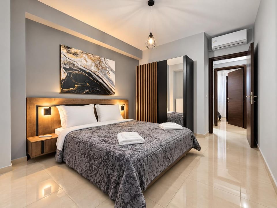 Bed, Photo of the whole room, Bedroom, towels, wardrobe, air conditioner