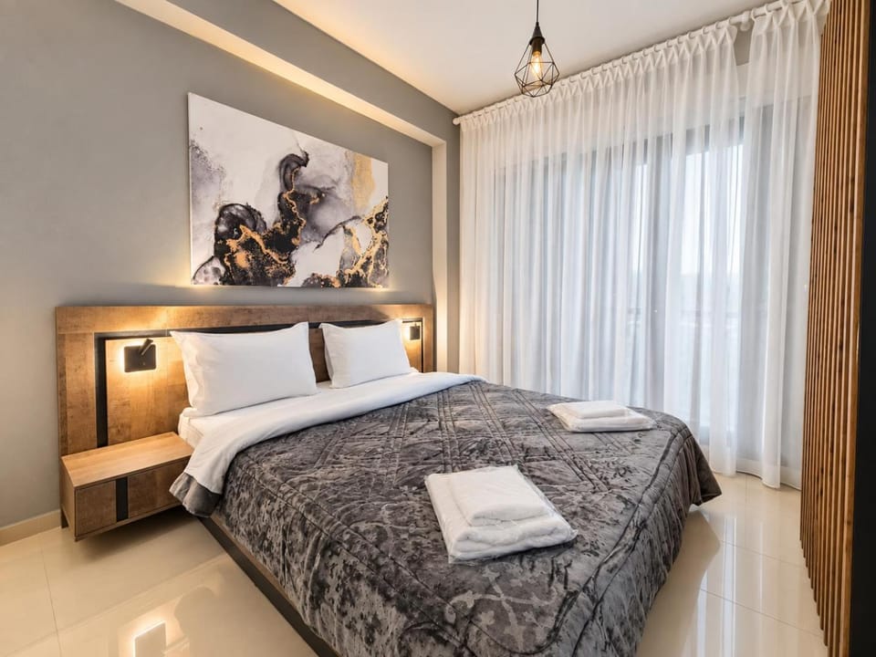 Bed, Photo of the whole room, Bedroom, towels, wardrobe, air conditioner