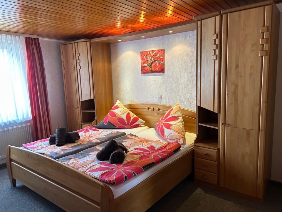 Bed, Photo of the whole room