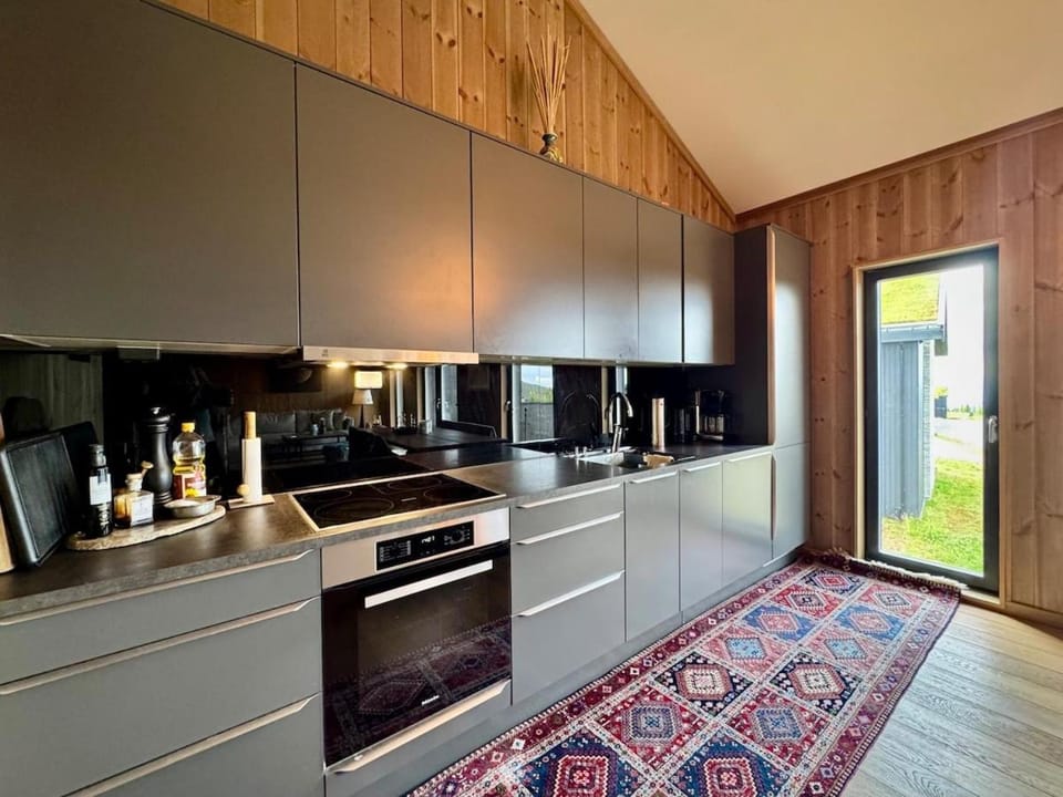 Ski-in-out with balcony & great views in Hafjell Apartment in Innlandet