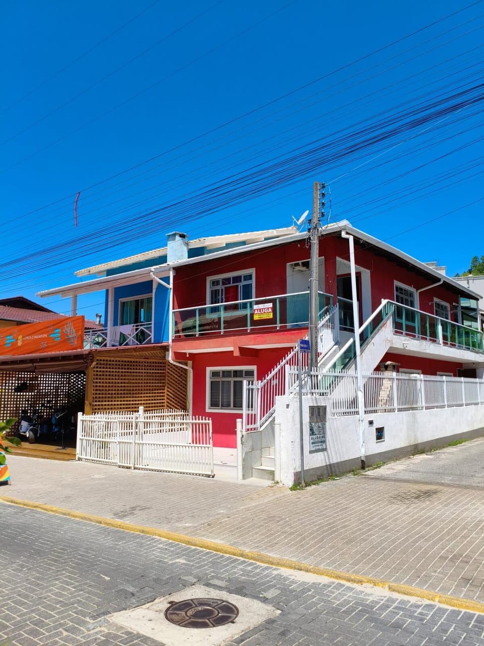 Casa no primeiro andar, com vista ao mar, centrinho House in Bombinhas