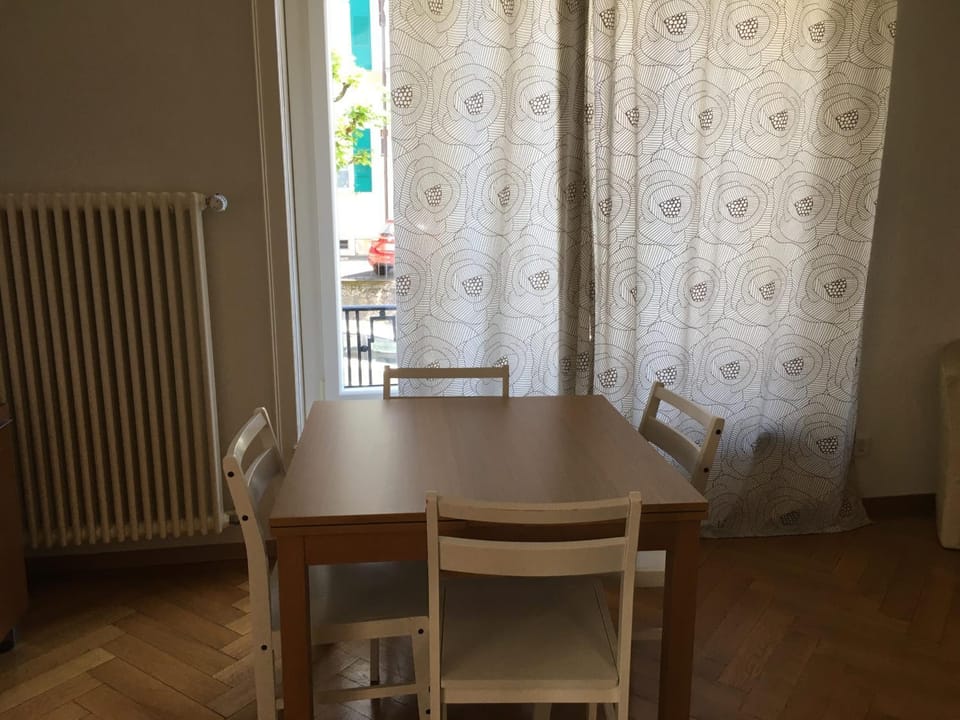 Bright and comfortable- Central Studio Apartment in Lausanne
