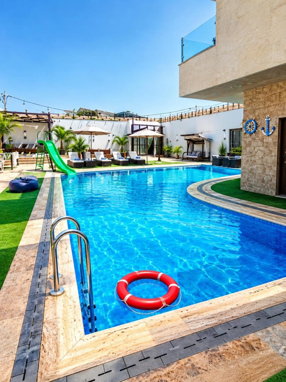 Swimming pool, sunbed