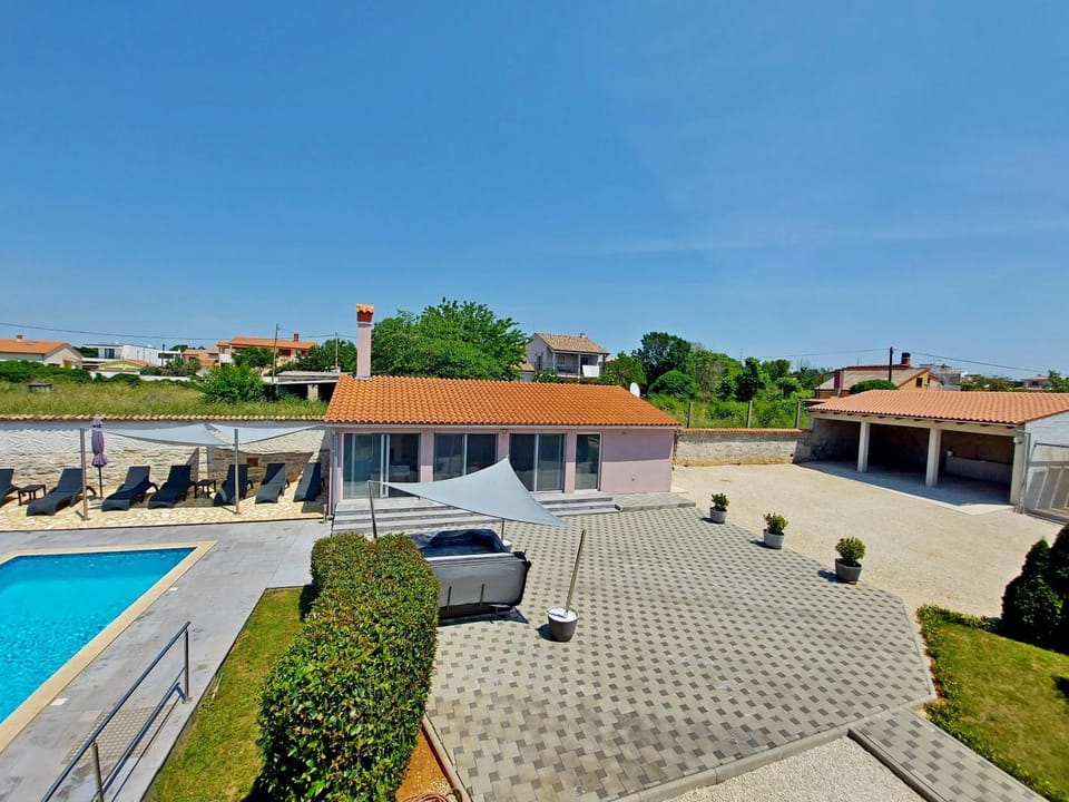 Patio, View (from property/room), Inner courtyard view, Parking