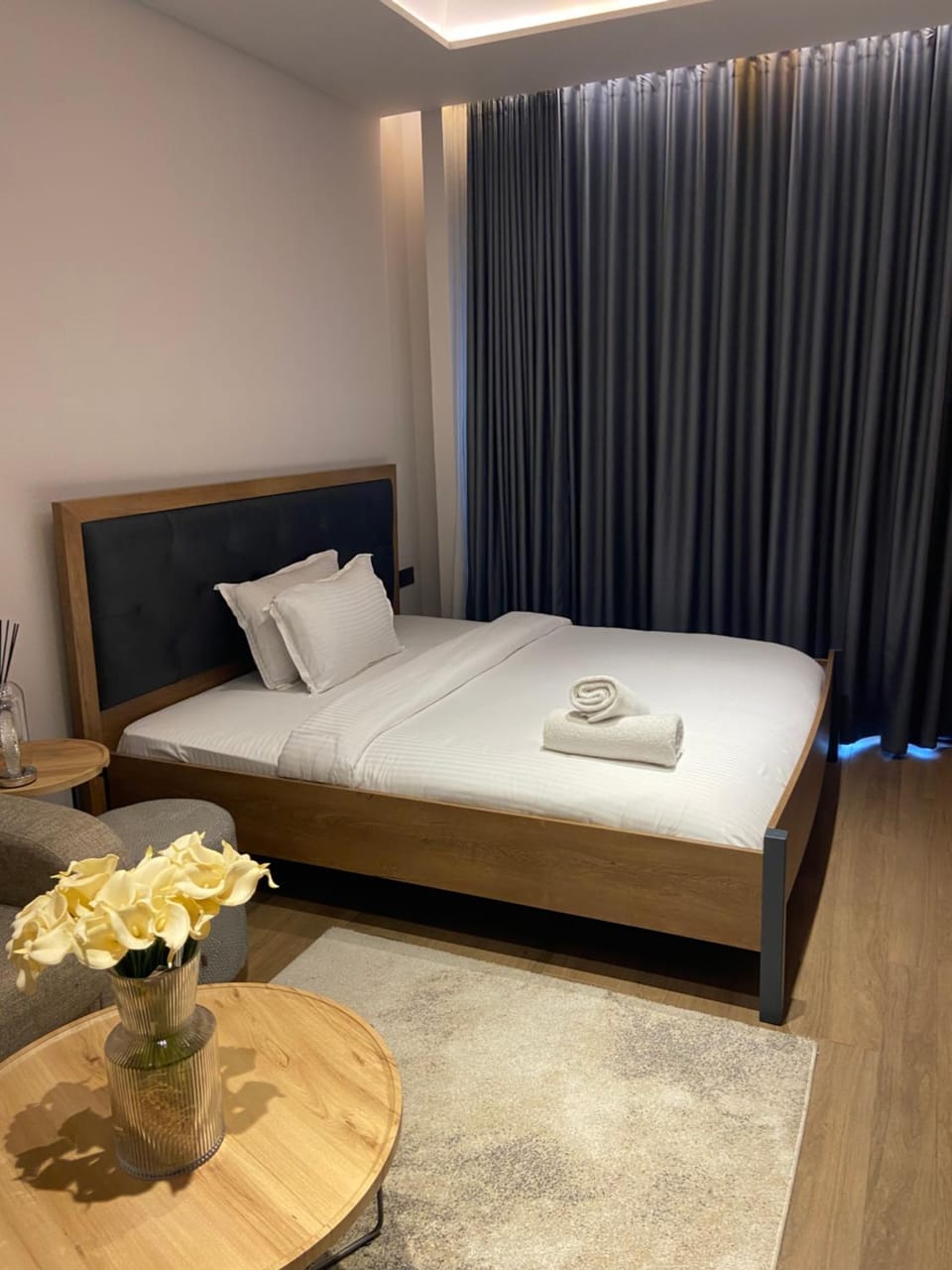 Bed, Photo of the whole room, Bedroom, towels