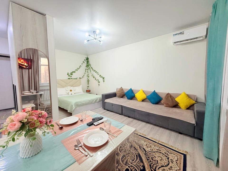 Living room, Seating area, Dining area, air conditioner