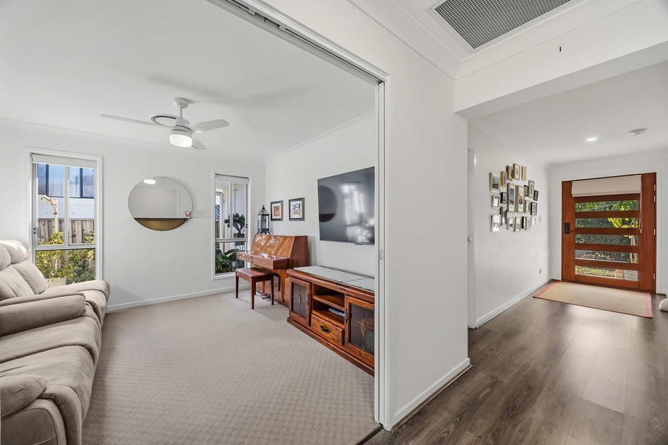 Gold Coast Retreat Theme Parks Nearby House in Coomera