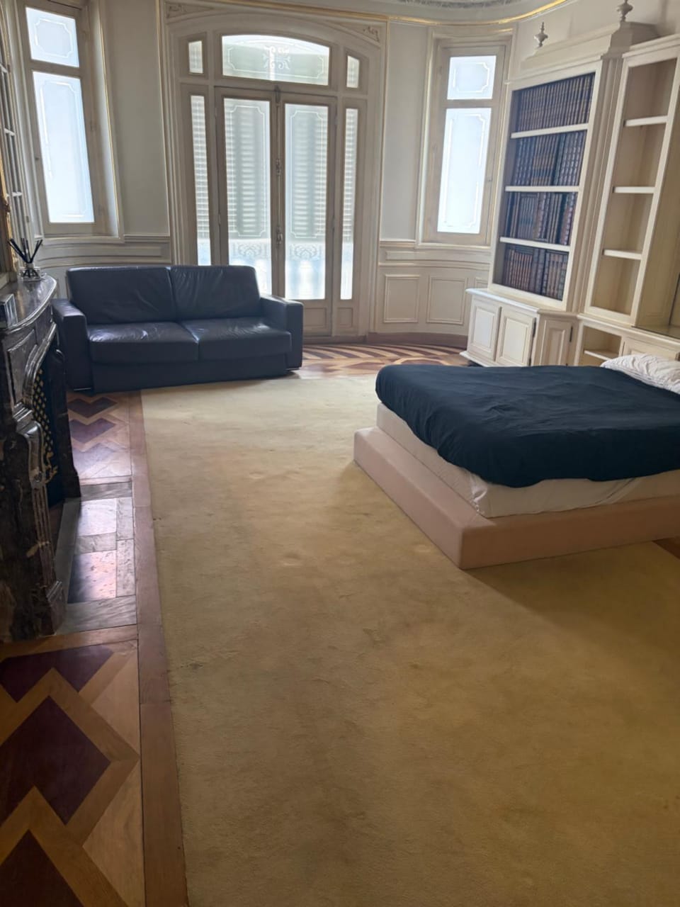 Suite Royale Montaigne Apartment in Paris