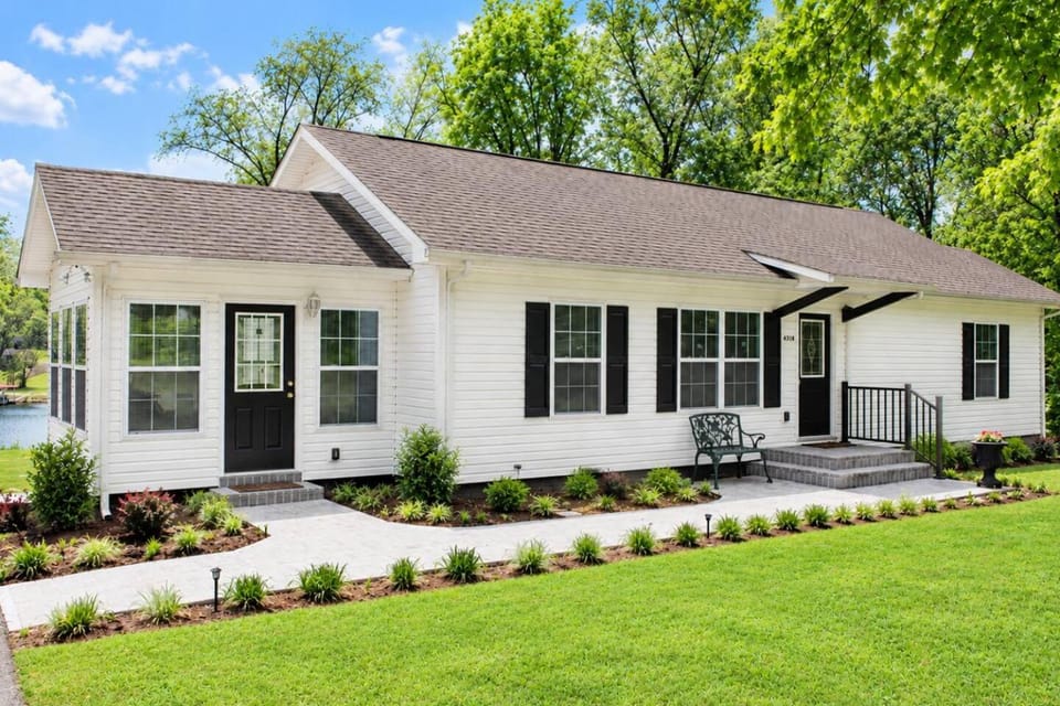 Property building, Spring, Day, Natural landscape, Garden, Garden view