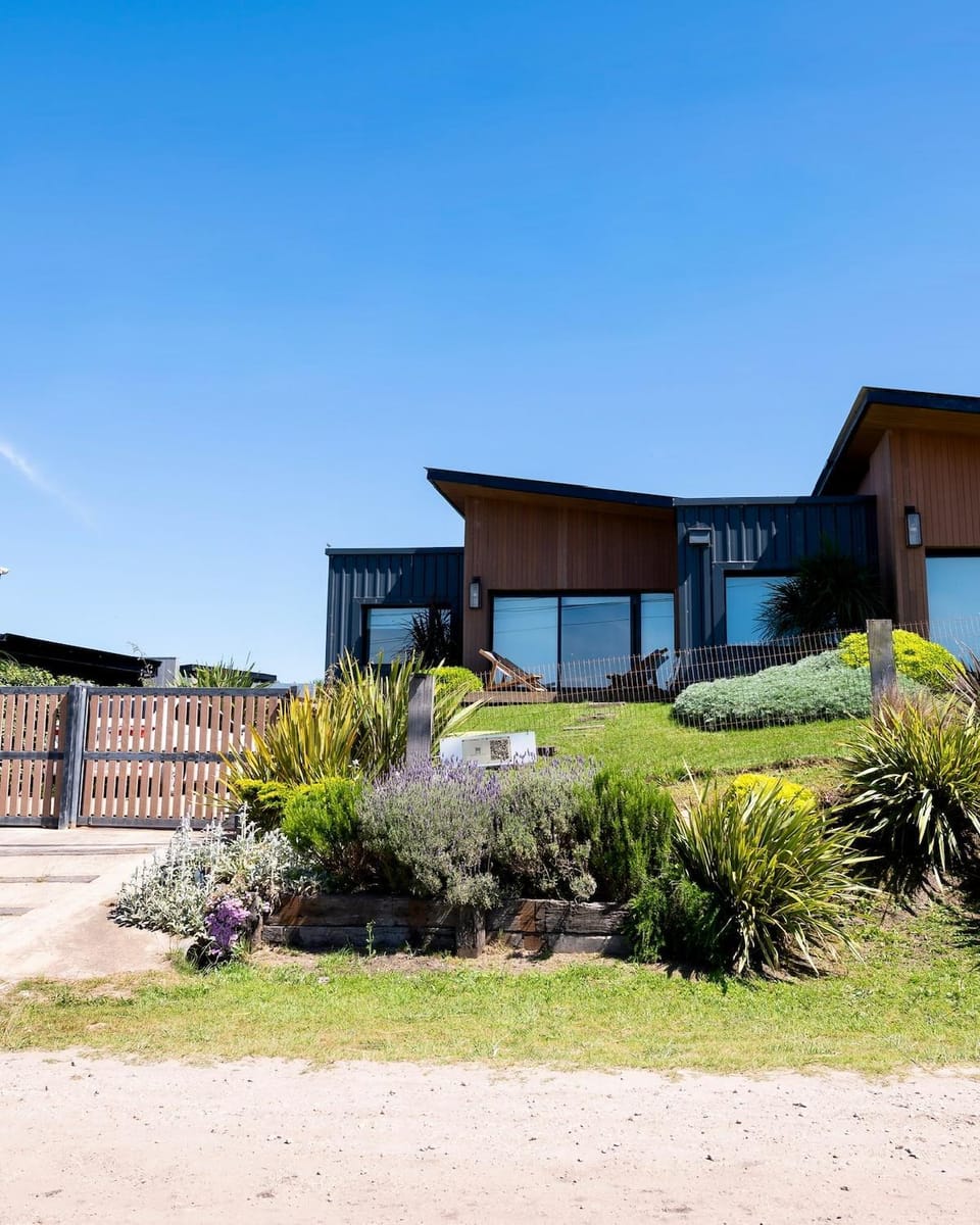 Marea Glass Chapadmalal House in Buenos Aires Province