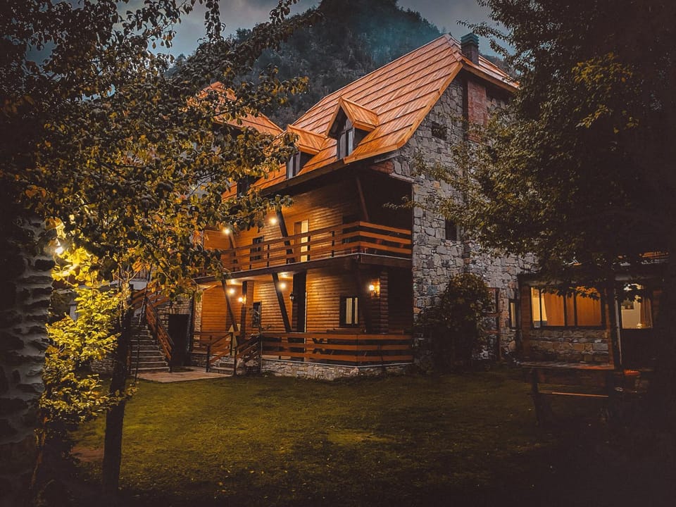 Property building, Day, Natural landscape, Garden view