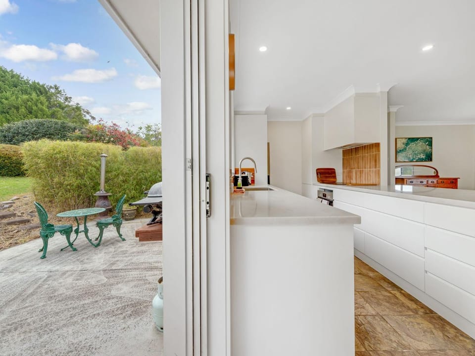 Patio, Day, Garden, View (from property/room), Balcony/Terrace, Kitchen or kitchenette, Dining area, Garden view