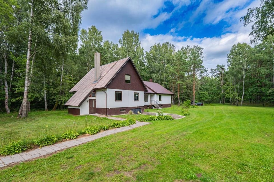 Property building, Day, Garden, Garden view