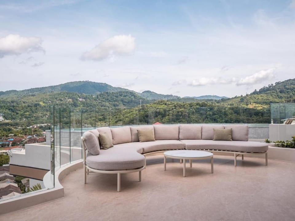 Luxury Seaview 8BR Spacious Villa Villa Hilltop Chalet in Chalong