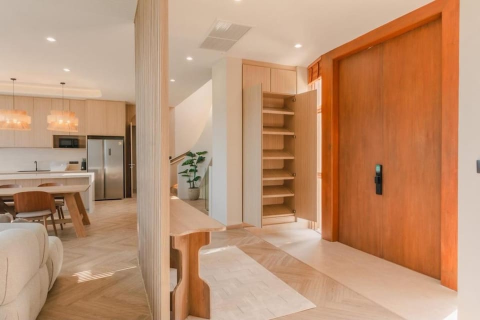 Luxury Seaview 8BR Spacious Villa Villa Hilltop Chalet in Chalong