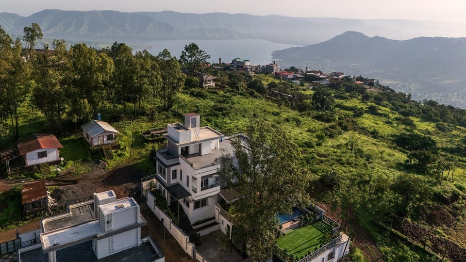 Property building, Day, Bird's eye view