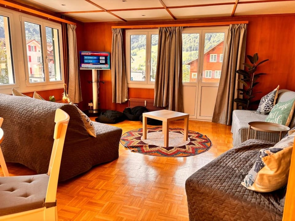 TV and multimedia, Living room, Seating area