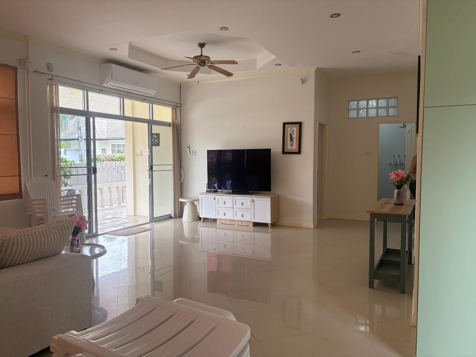 Coconut 3 Villa in Nong Kae