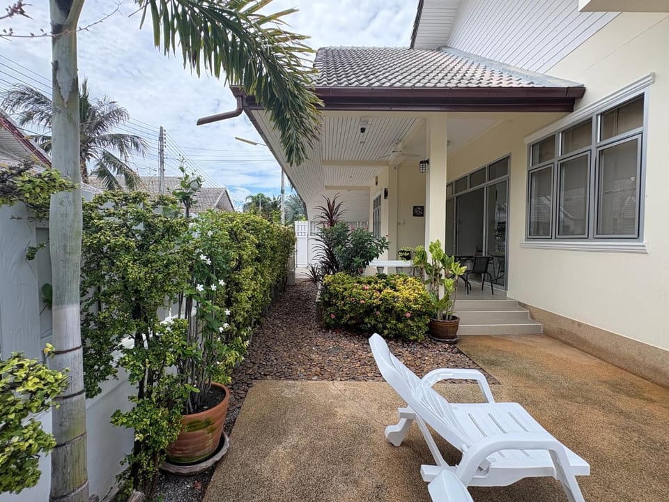 Coconut 3 Villa in Nong Kae