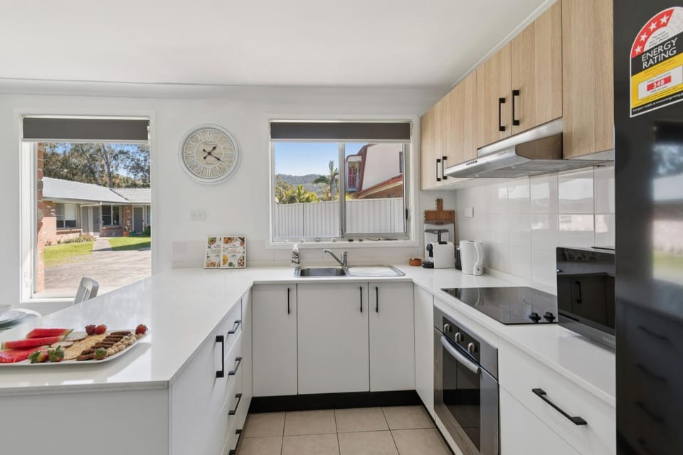 Kitchen or kitchenette, oven, stove