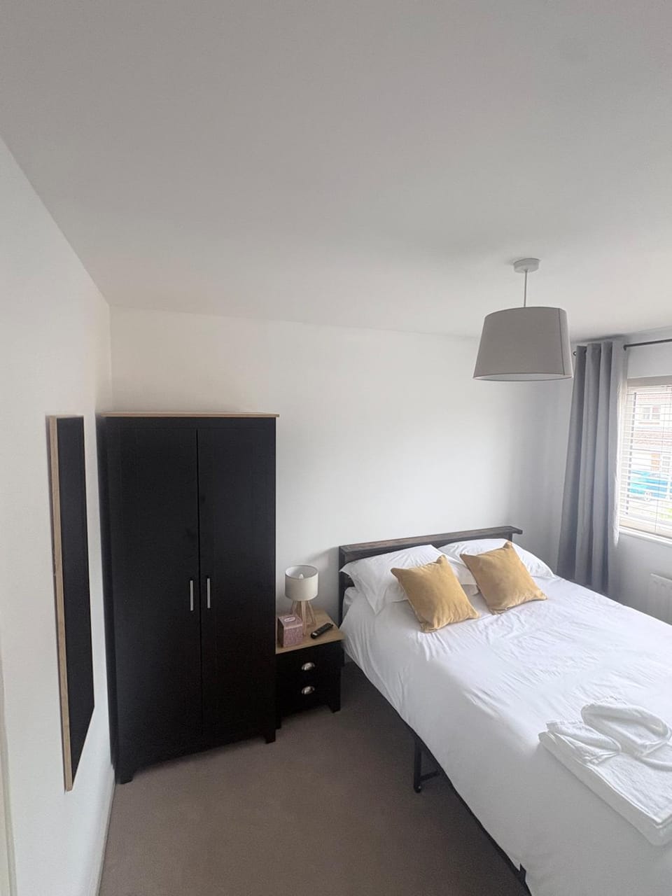 Modern 3-Bed Detached House with Private Driveway House in Darlington