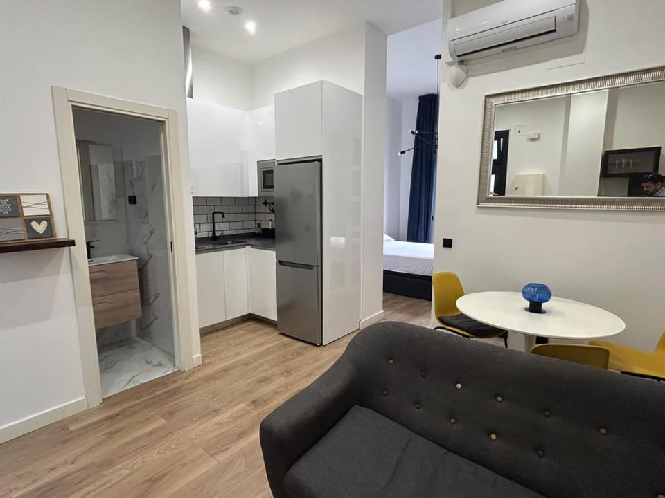 Kitchen or kitchenette, Living room, Dining area