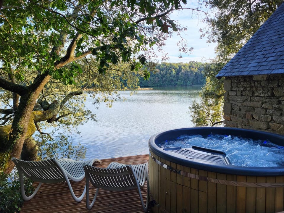 Camping de l'Orangerie de Lanniron Campground/ 
RV Resort in Quimper