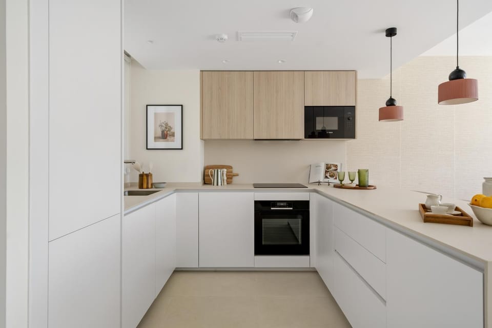 Coffee/tea facilities, Kitchen or kitchenette, oven, stove, toaster