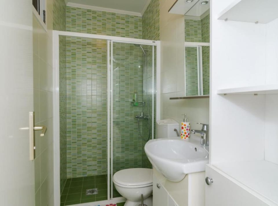Bathroom, Bathroom