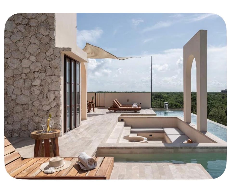 Patio, Swimming pool, sunbed