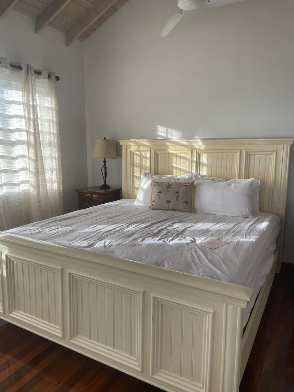 Three minutes walk to one of the finest beaches Private Villa Vacation rental in Antigua and Barbuda