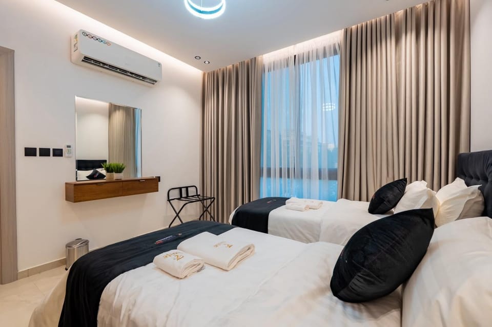 ART boutique suite جناح فاخر بكرسي مساج و موقع راقي Apartment in Jeddah